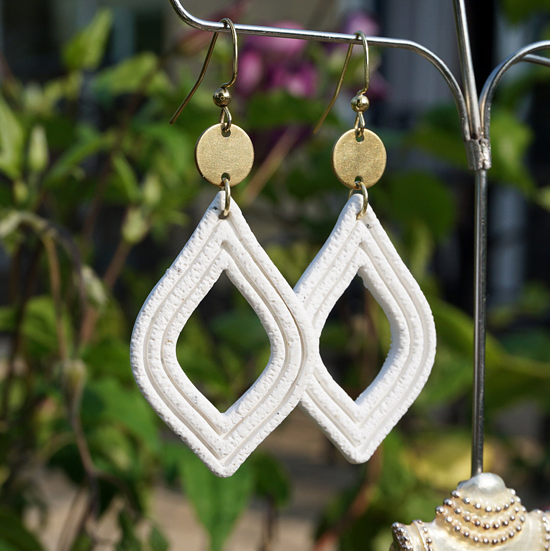 Cala Blanca Drop Dangle