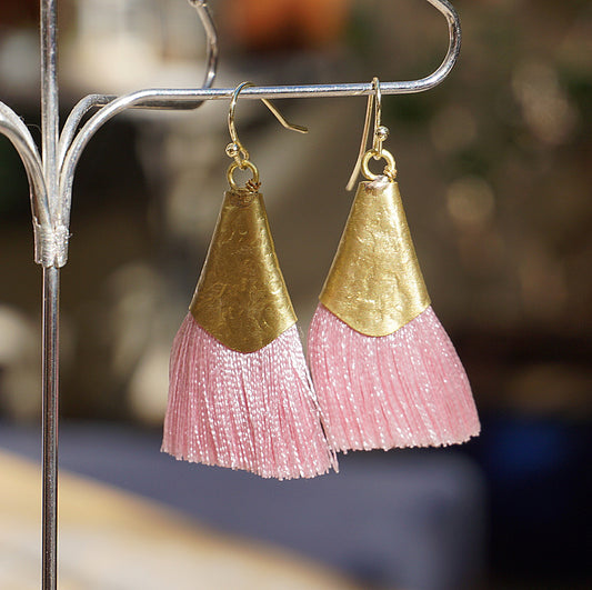Handmade earrings | Feria Rosa & Gold Tassel