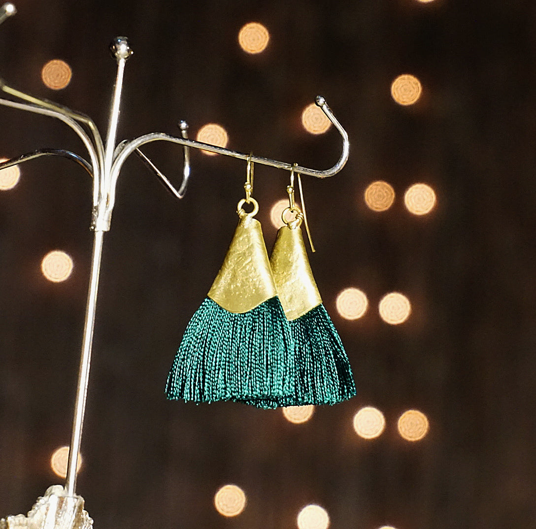 Handmade earrings | Feria Deep Green & Gold Tassel