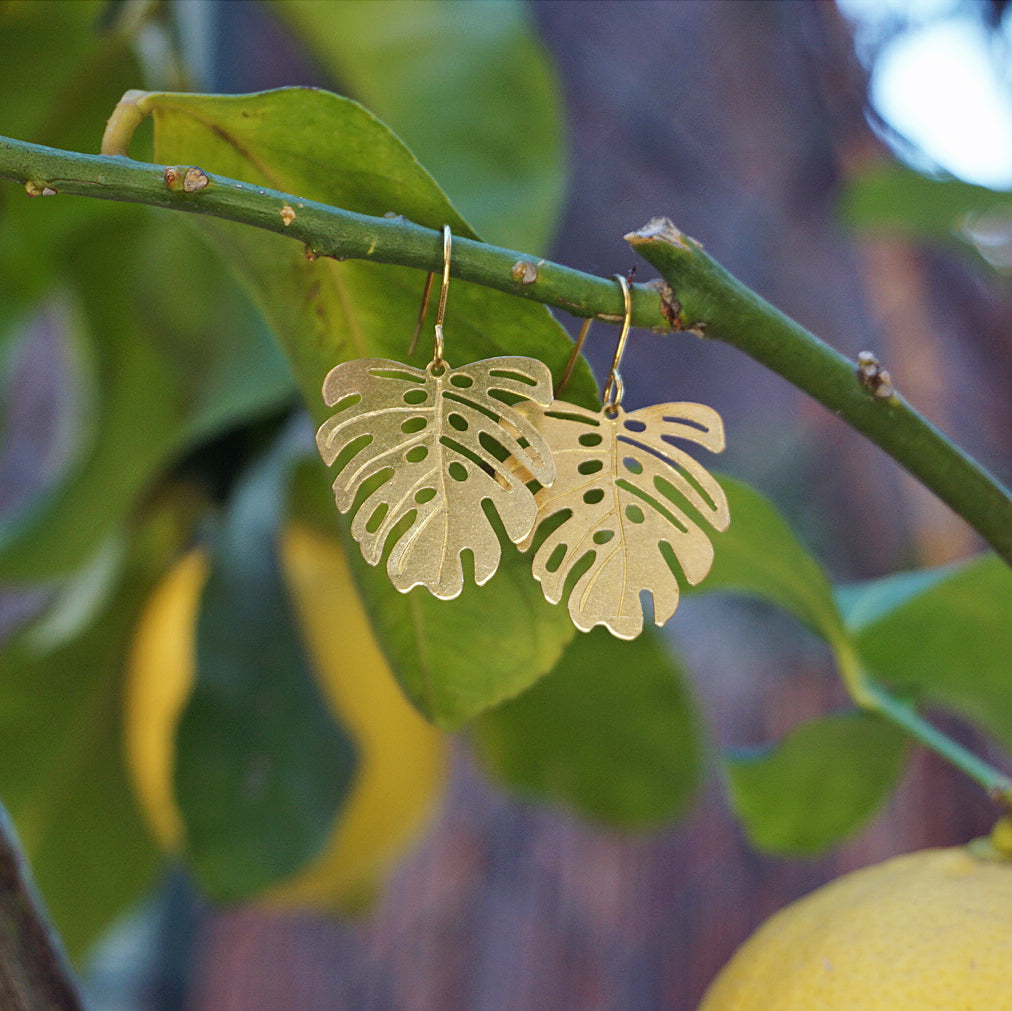 Golden Mini Monstera Leaf Dangle